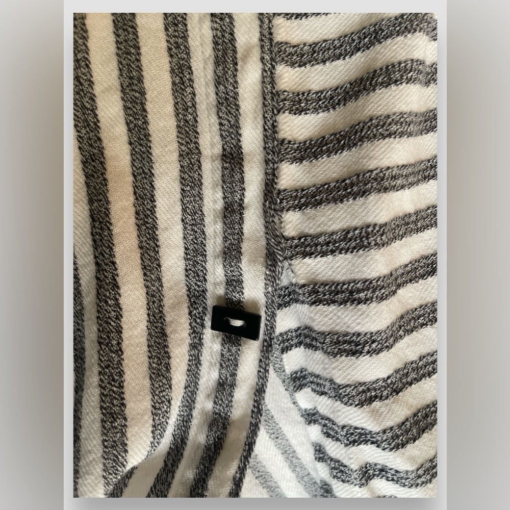 Soft Surroundings Womens Asymmetrical Striped Shirt Tunic Top Lagenlook Gray L - Picture 8 of 12